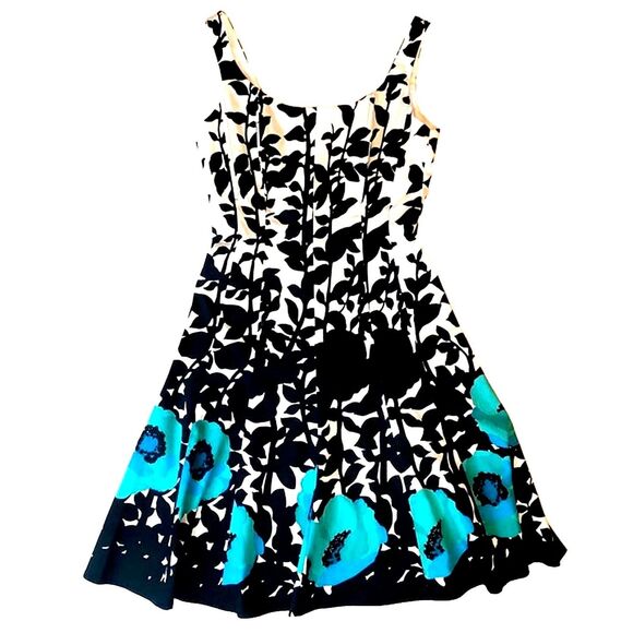 Nine West Fit & Flair Dress Size 4 White Black Blue Floral Orchid - Picture 8 of 10